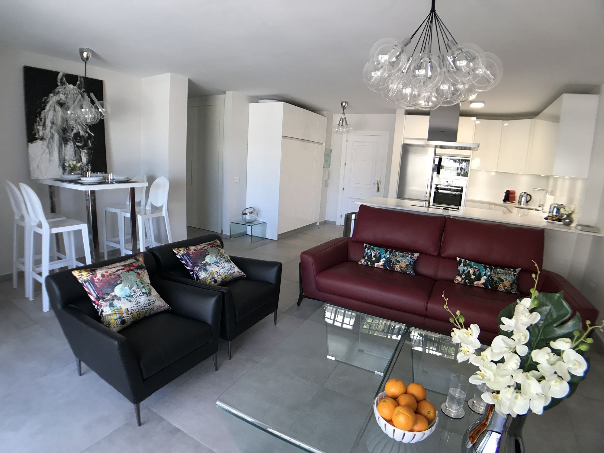 Contemporary 1 Bedroom Puerto Banus