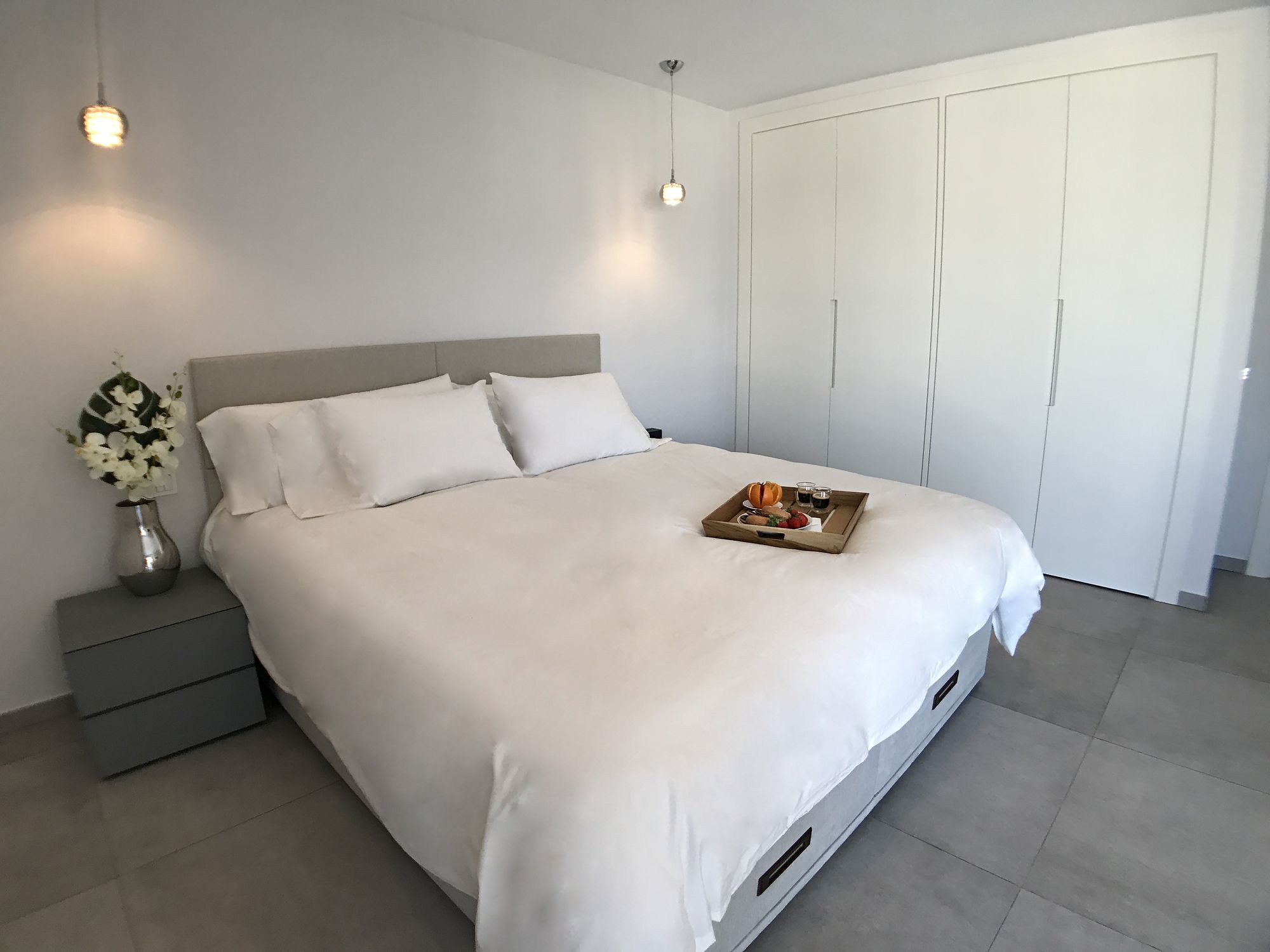 Contemporary 1 Bedroom Puerto Banus Apartment *
