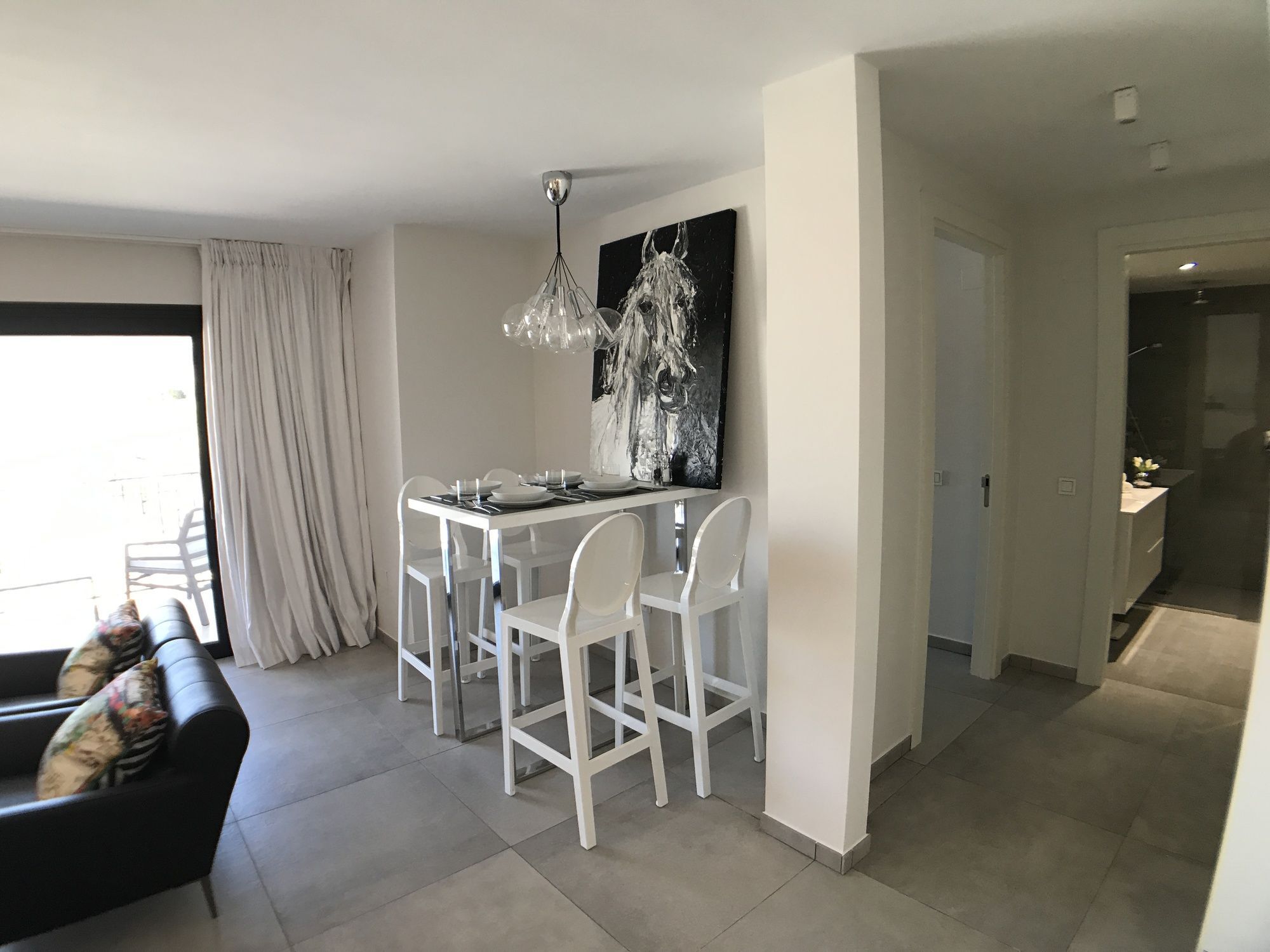 Contemporary 1 Bedroom Puerto Banus
